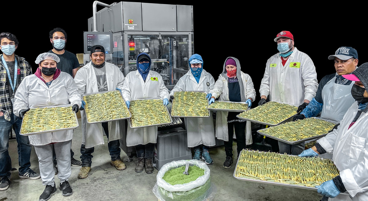 JuanaRoll clients with product