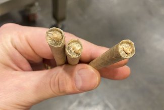 holding pre roll joints with crown tip
